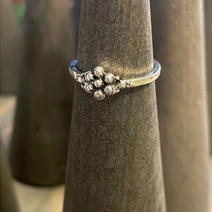 Silver tone flower ring NWOT